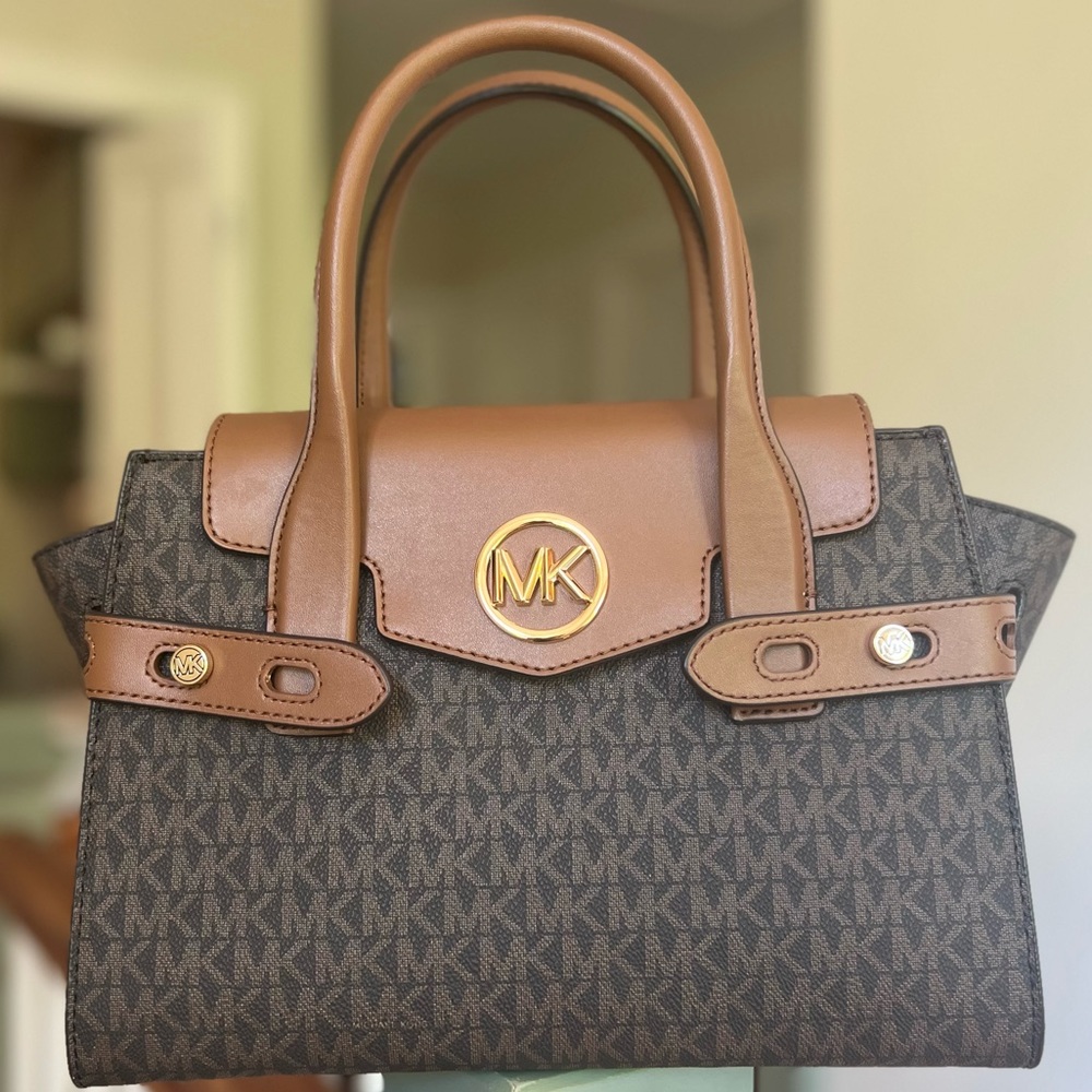 Michael Kors Small Handbag! - perfect size for a day trip out with the friends!